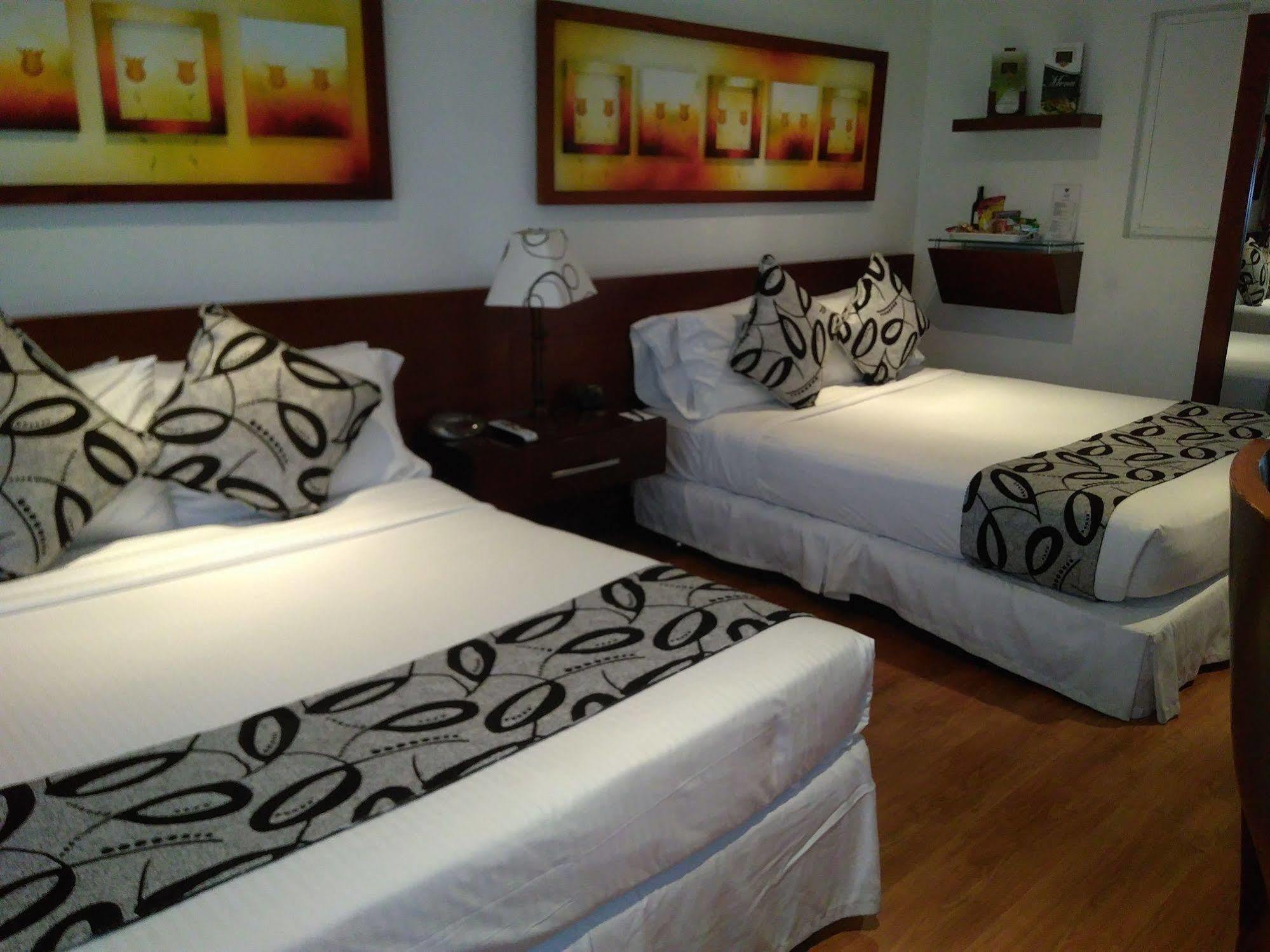 Hotel Marbella Chico Bogota Ngoại thất bức ảnh